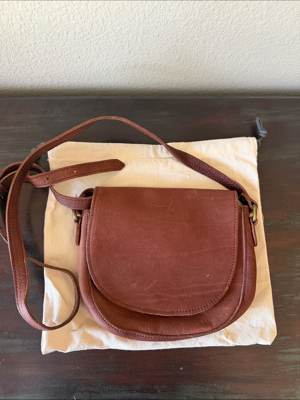 Daluth Classic Brown Leather Crossbody Saddle Bag